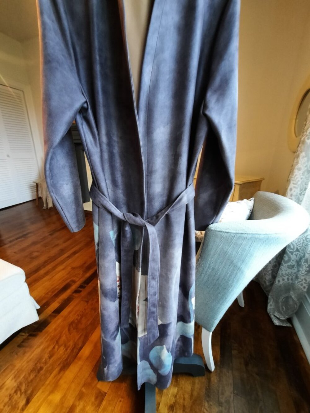 Long duster faux suede coat, statement floral print, soft lavender gray - Picture 9 of 9